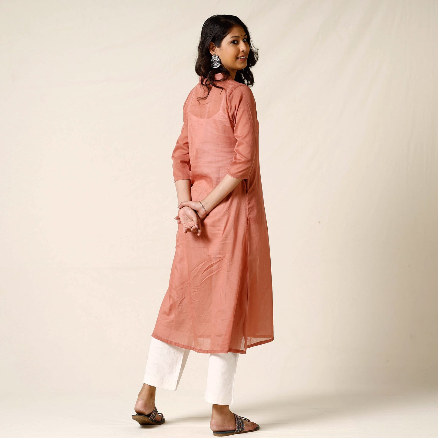Mulmalai Cotton Plain Dyed Long Kurta 23