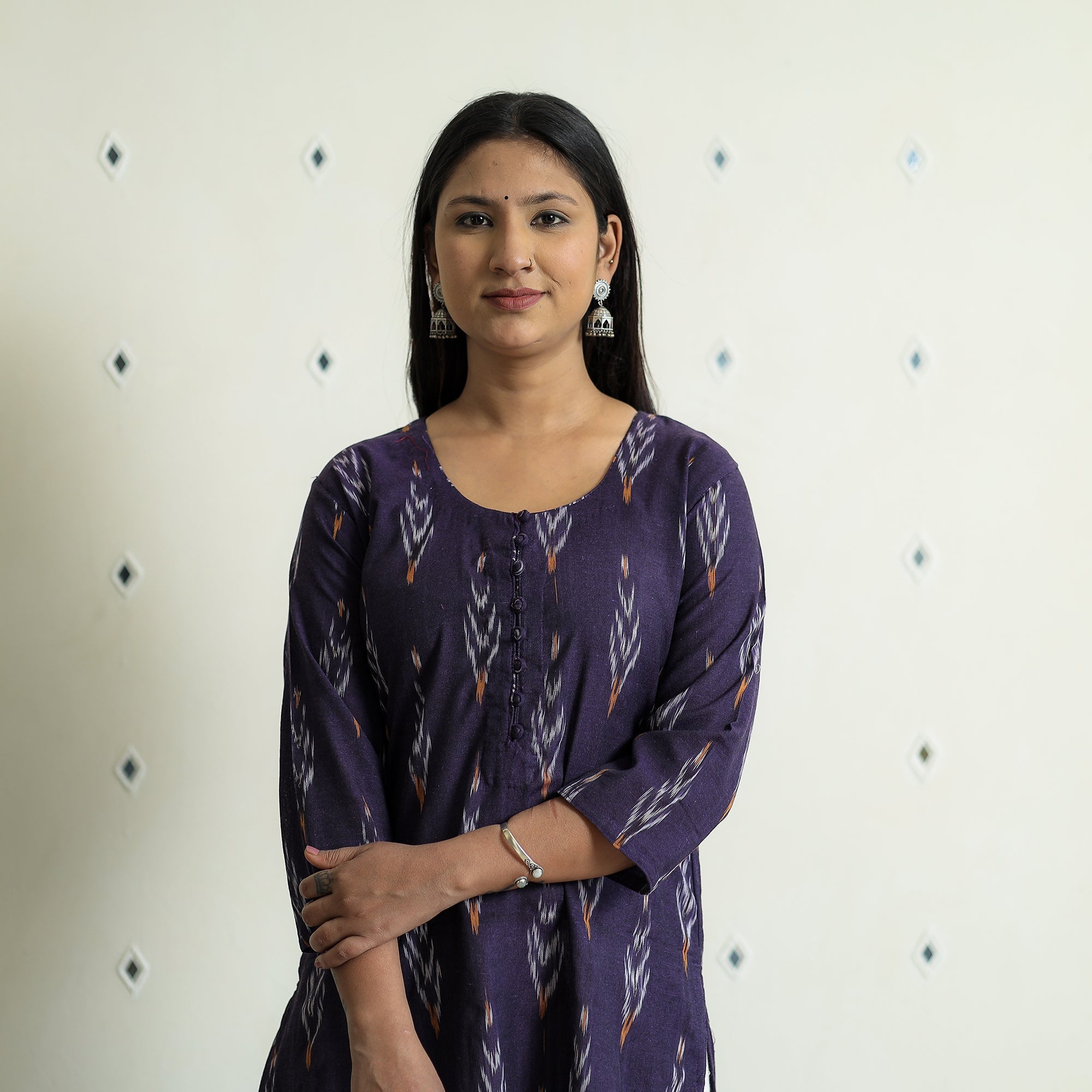 White - Cotton Straight Pochampally Ikat Kurta 01