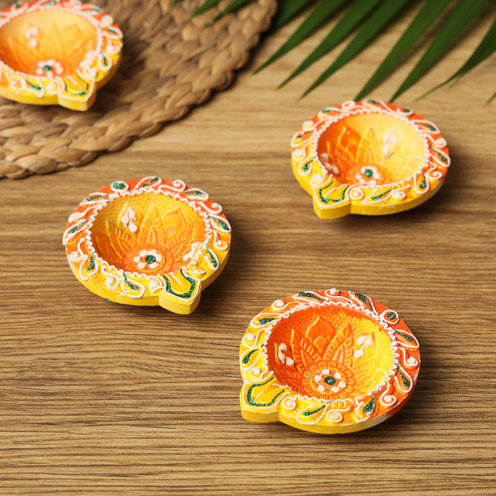 Decorative Handpainted Terracotta Diya (Set of 4) Online in India l iTokri.com