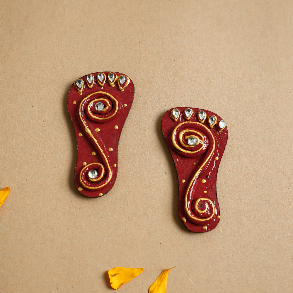 Diwali Decor Handpainted Wooden Mata Charan (Pair) Online