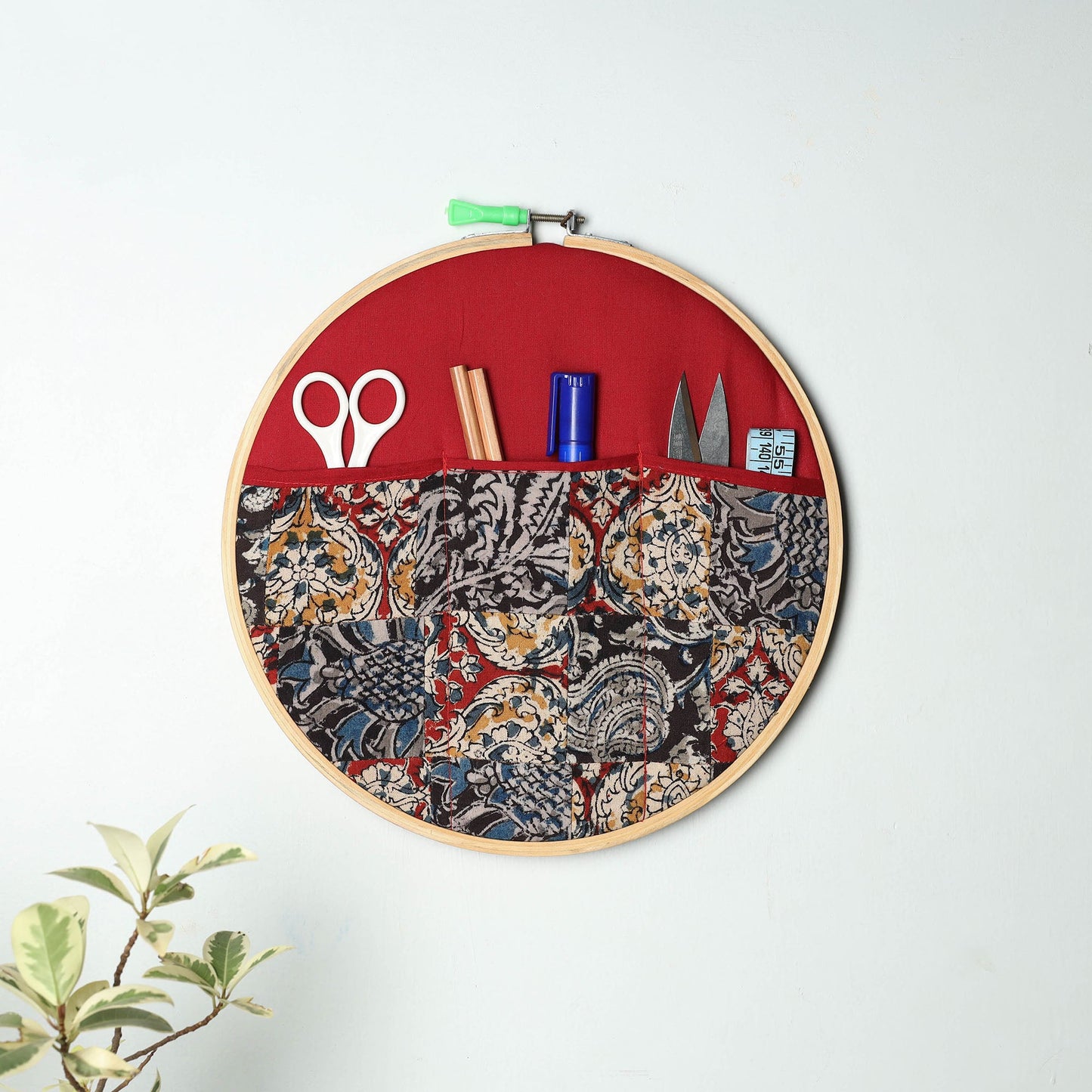 Embroidery Hoop Wall Decor (Large) 01