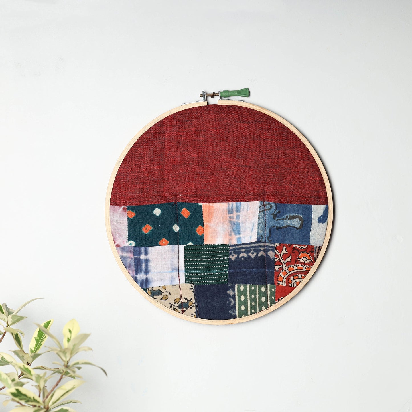 Embroidery Hoop Wall Decor (Large) 01