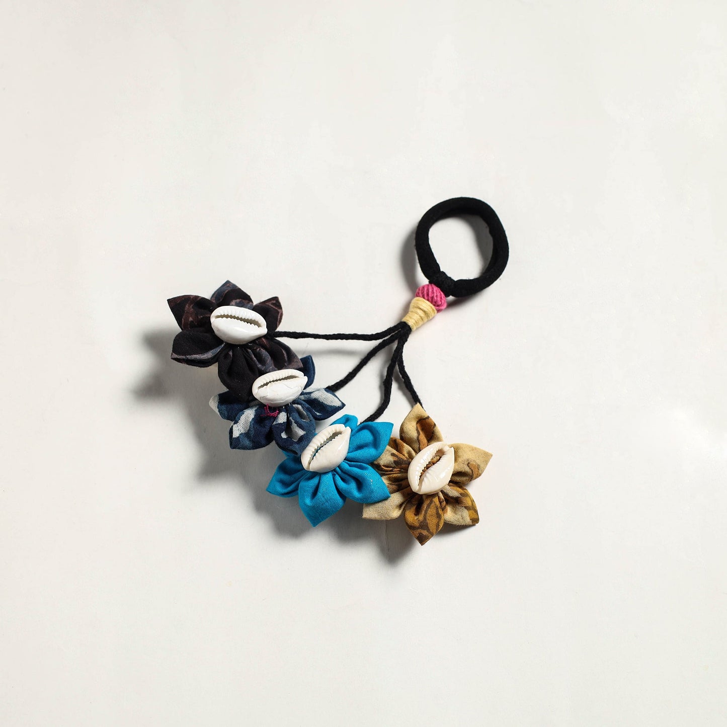 Fabart Phool Kali Shell Hair Rubber Band