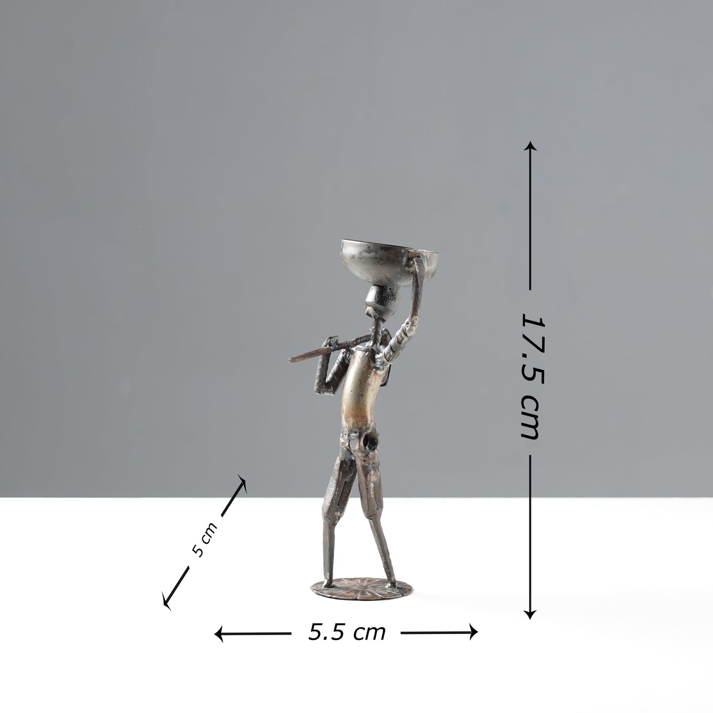 man metal sculpture
