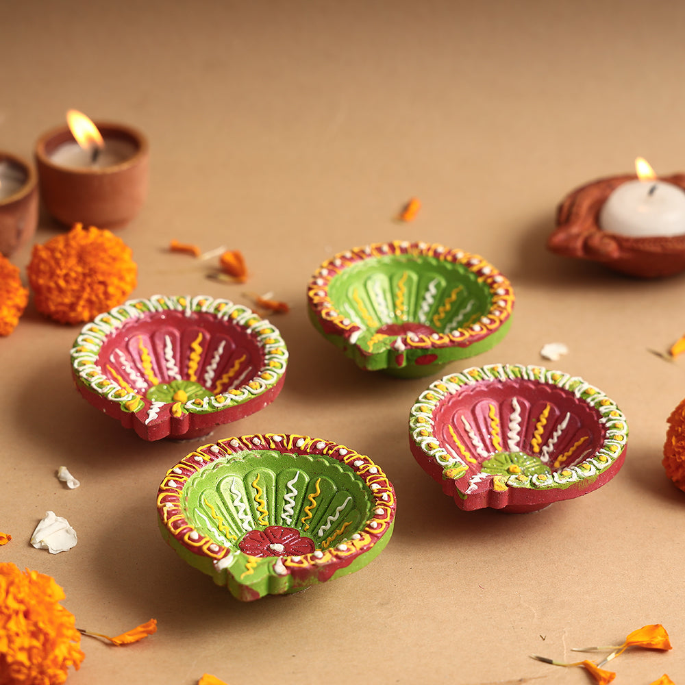 Festive Decor Handpainted Terracotta Diyas (Set of 4) Online in India l iTokri.com