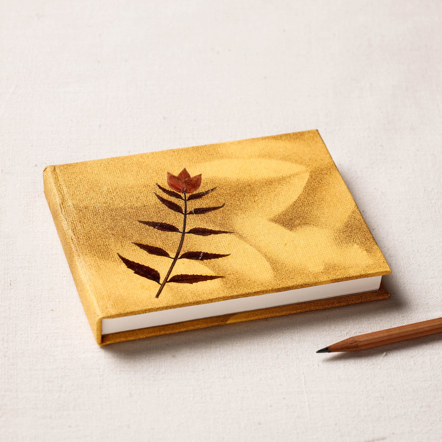 Flower Art Work Special Visitor Notebook (4.3 x 5.5 in)