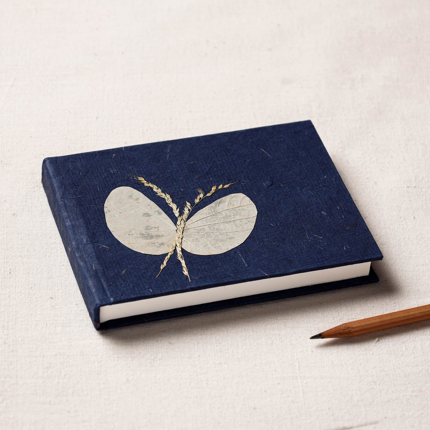 Flower Art Work Special Visitor Notebook (4.3 x 5.5 in)