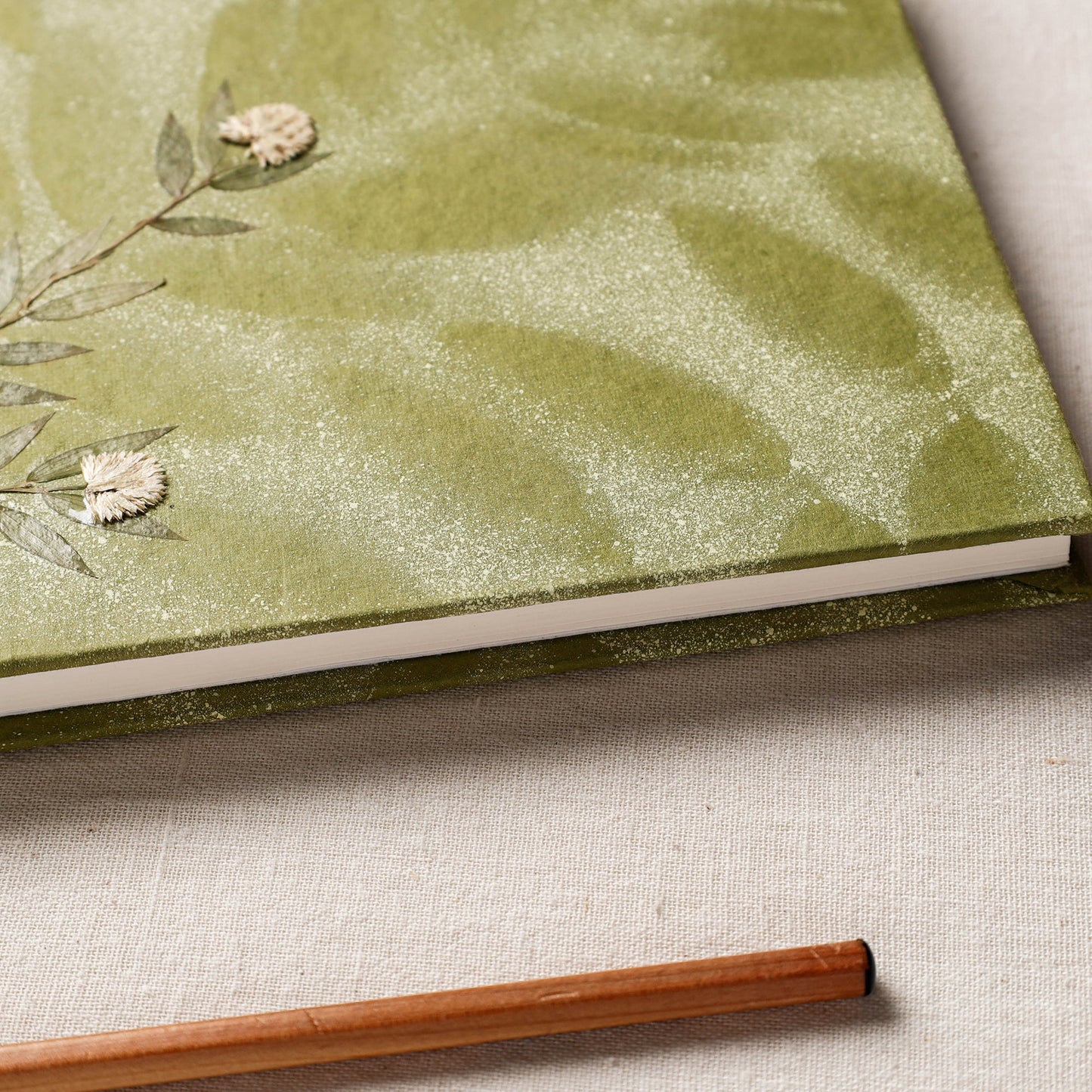 Flower Art Work Special Visitor Notebook (4.3 x 5.5 in)