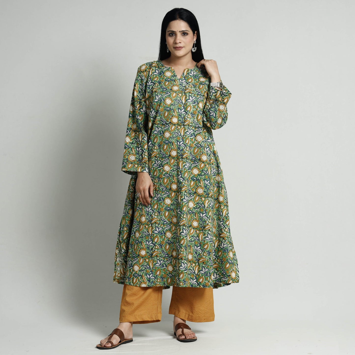 Buy Bagru Block Printed Cotton Kurta with Palazzo Set Online at iTokri.com
