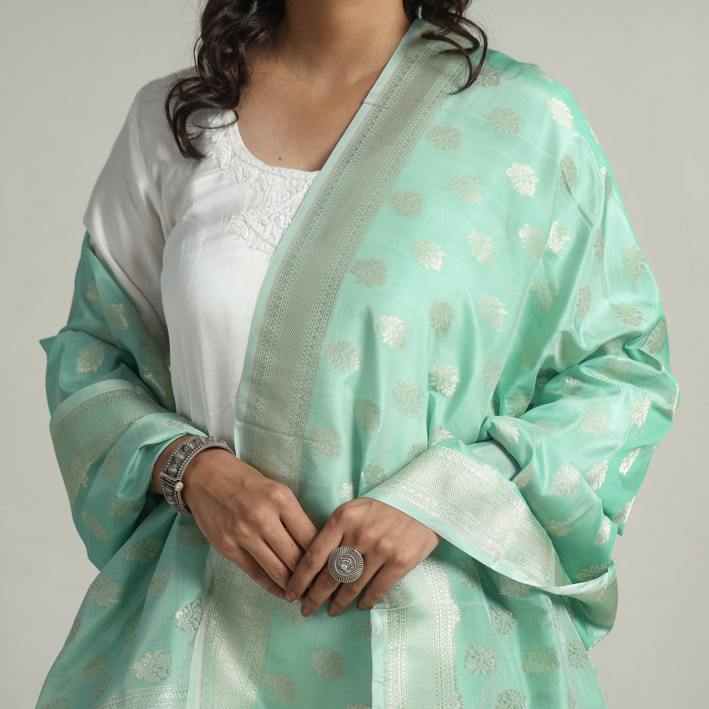 Banarasi Handloom Katan Silk Zari Buti Dupatta with Tassels 64 Online