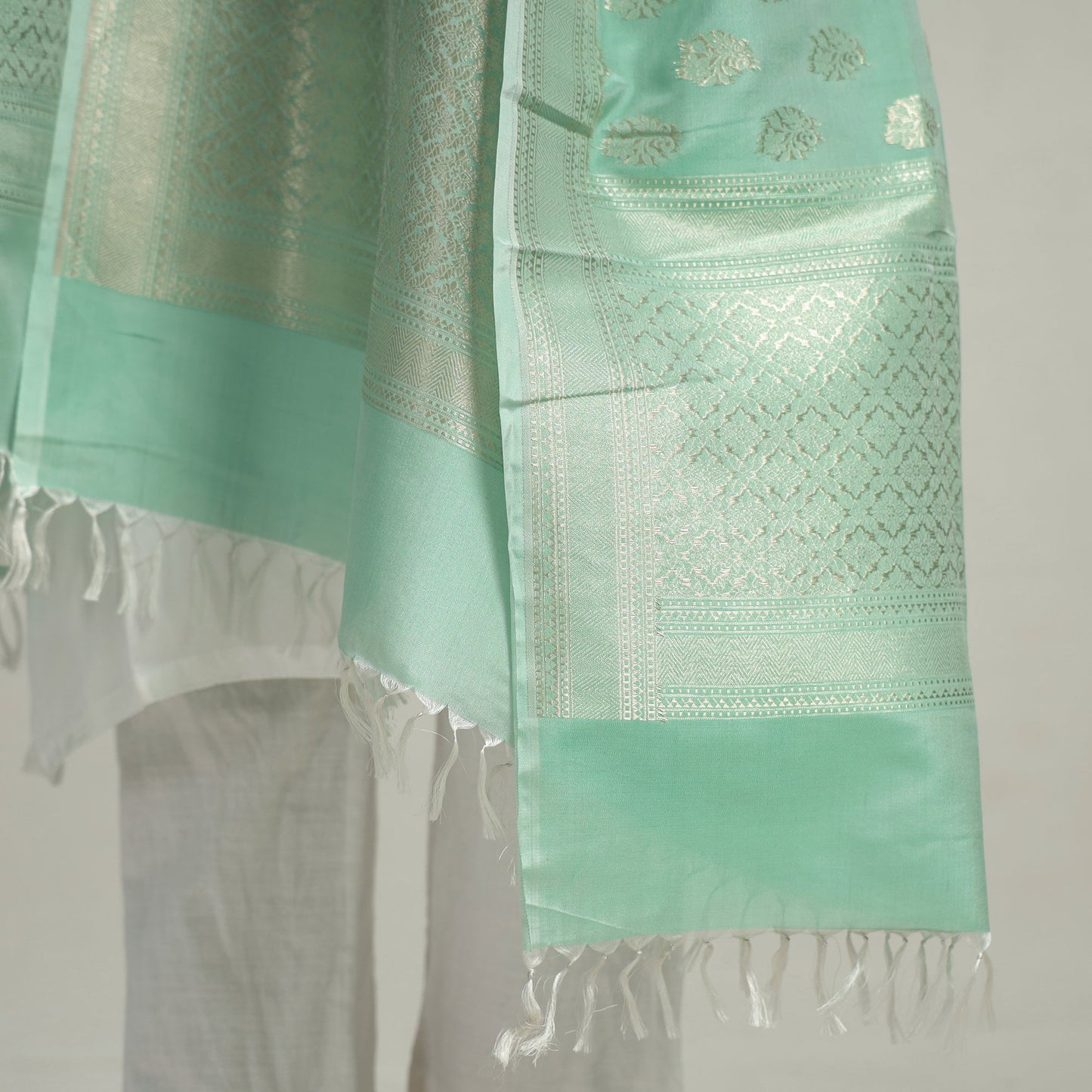 Banarasi Handloom Katan Silk Zari Buti Dupatta with Tassels 64 Online