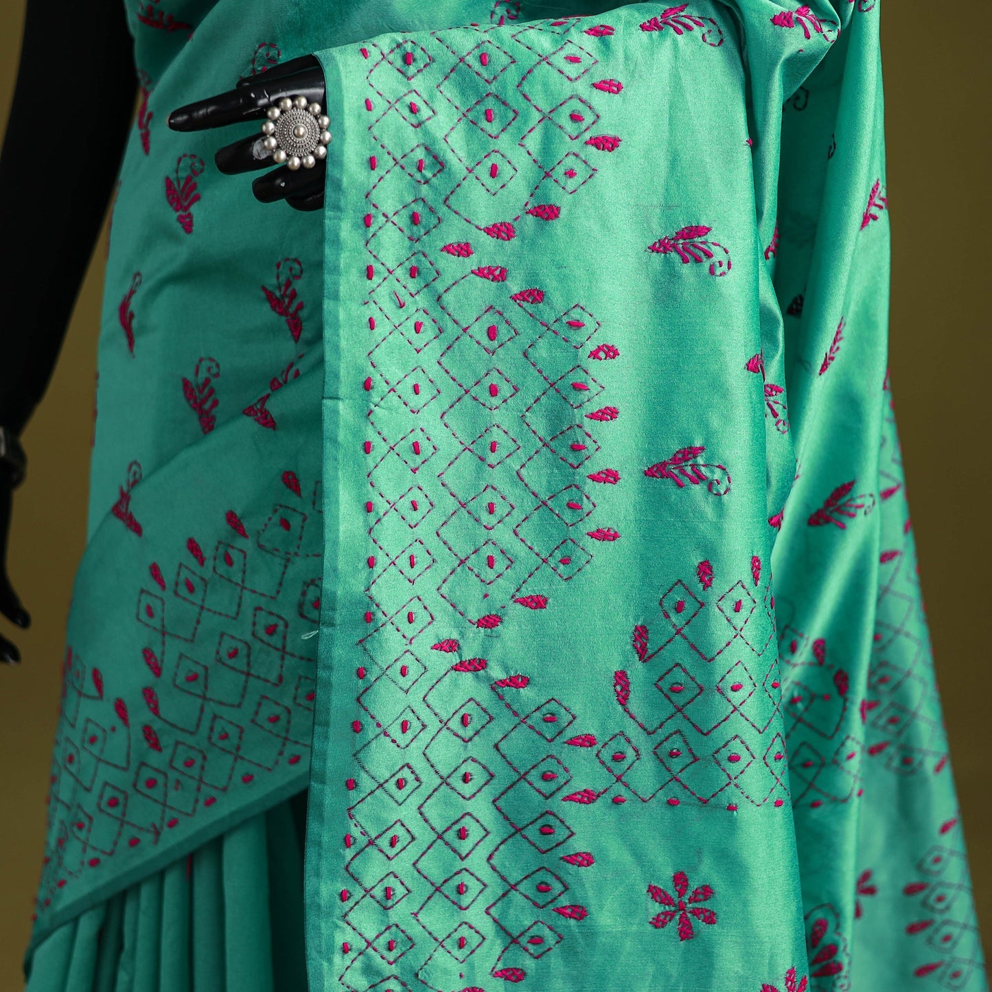 Bengal hand embroidered silk nakshi kantha saree 07