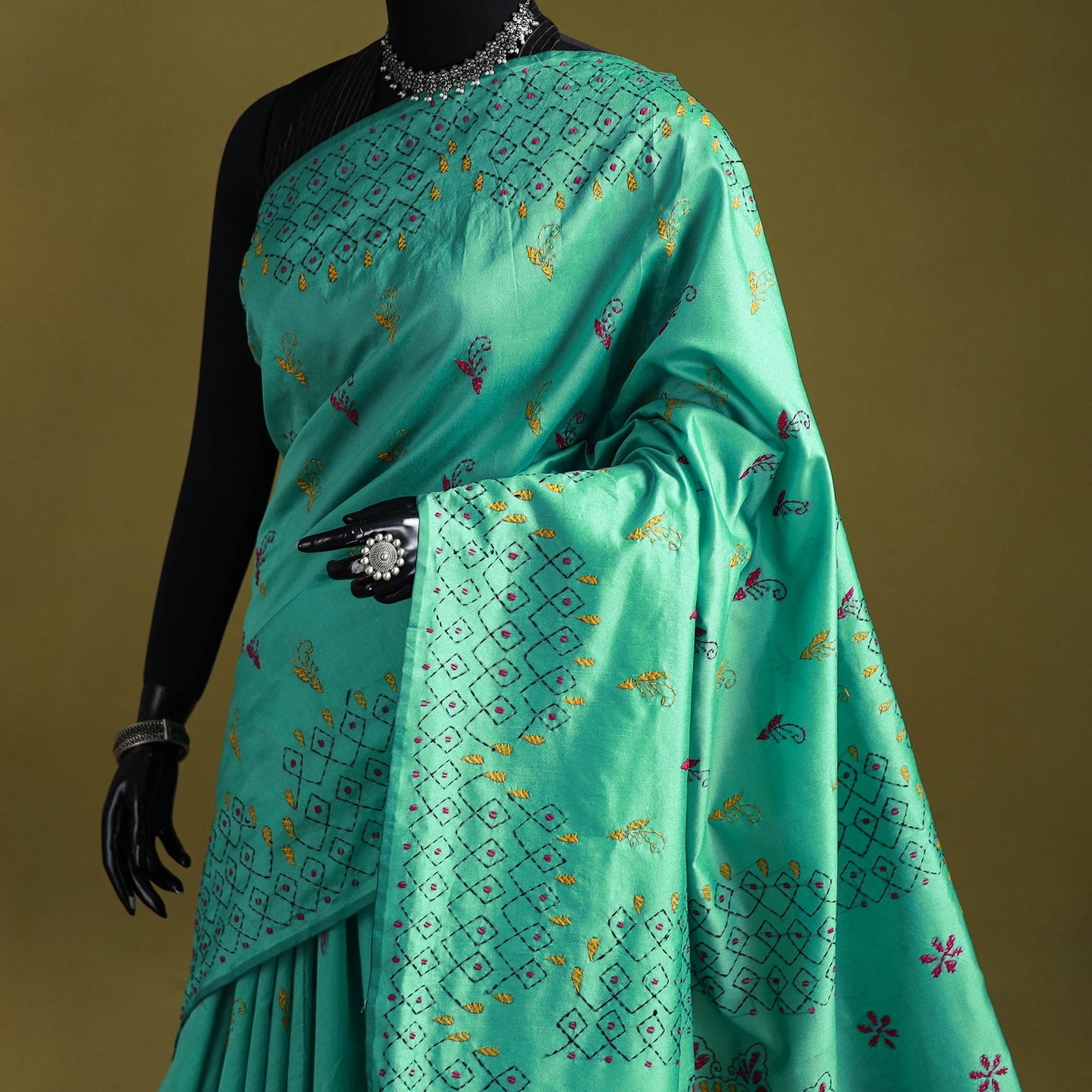 Bengal hand embroidered silk nakshi kantha saree 31