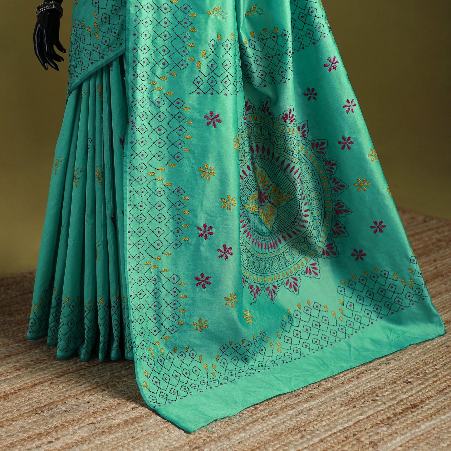 Bengal hand embroidered silk nakshi kantha saree 31