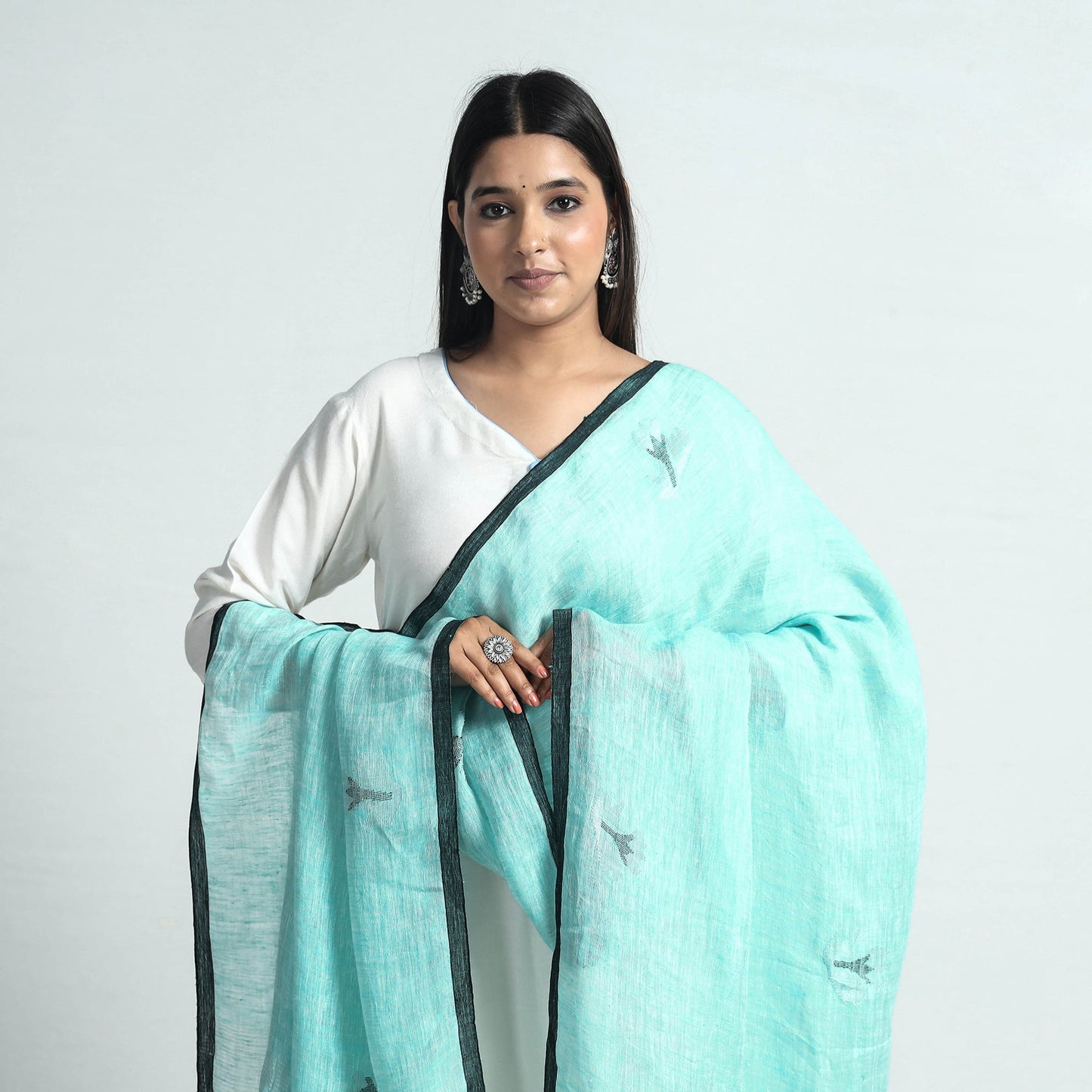 Bengal Handloom Linen Zari Buta Dupatta with Tassels