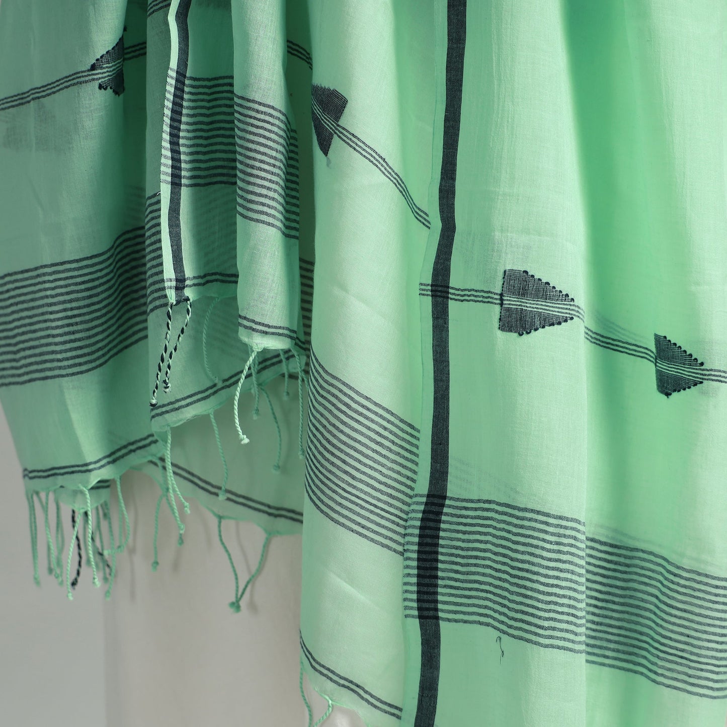 Bengal Jamdani Buti Handloom Cotton Dupatta with Tassels 40