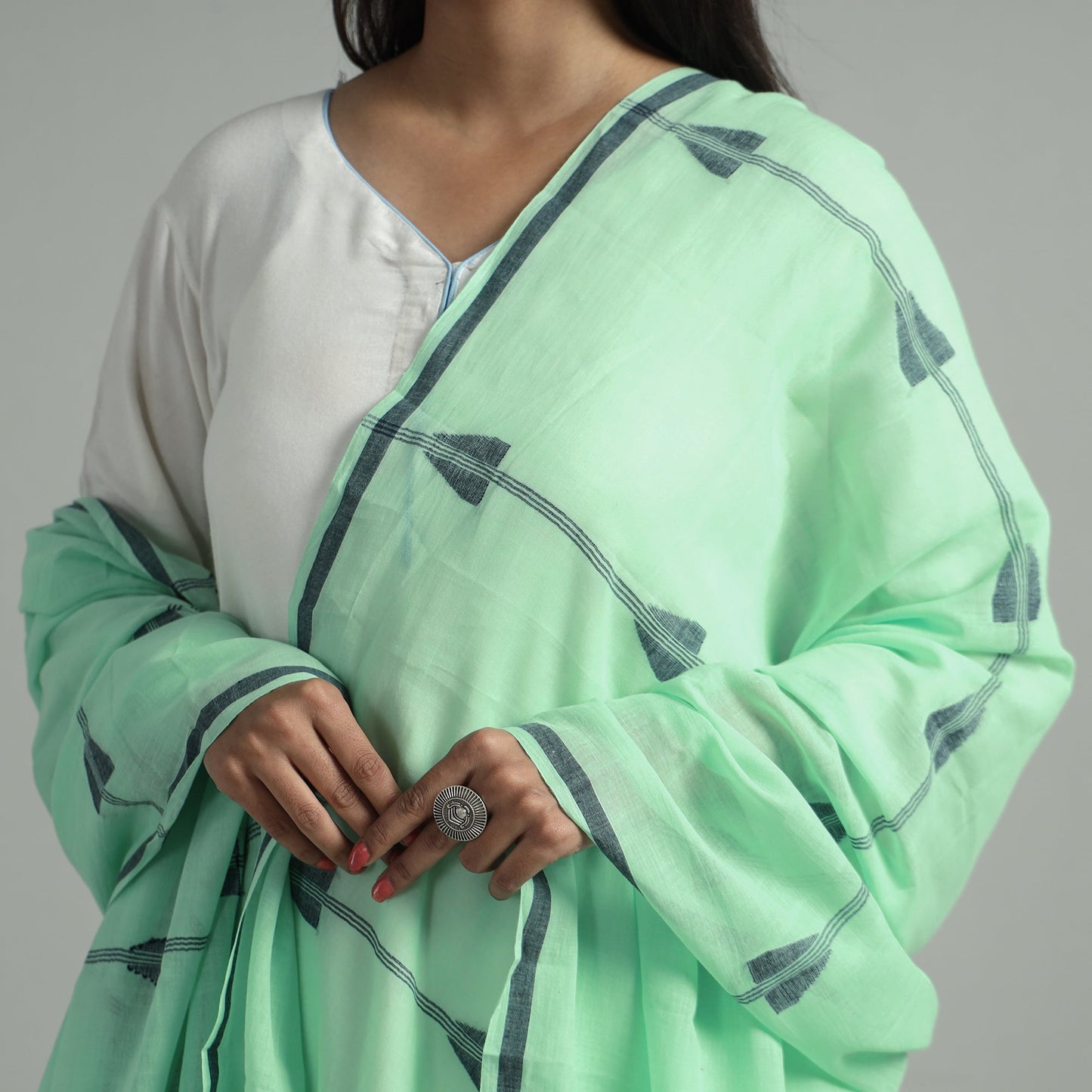 Bengal Jamdani Buti Handloom Cotton Dupatta with Tassels 40