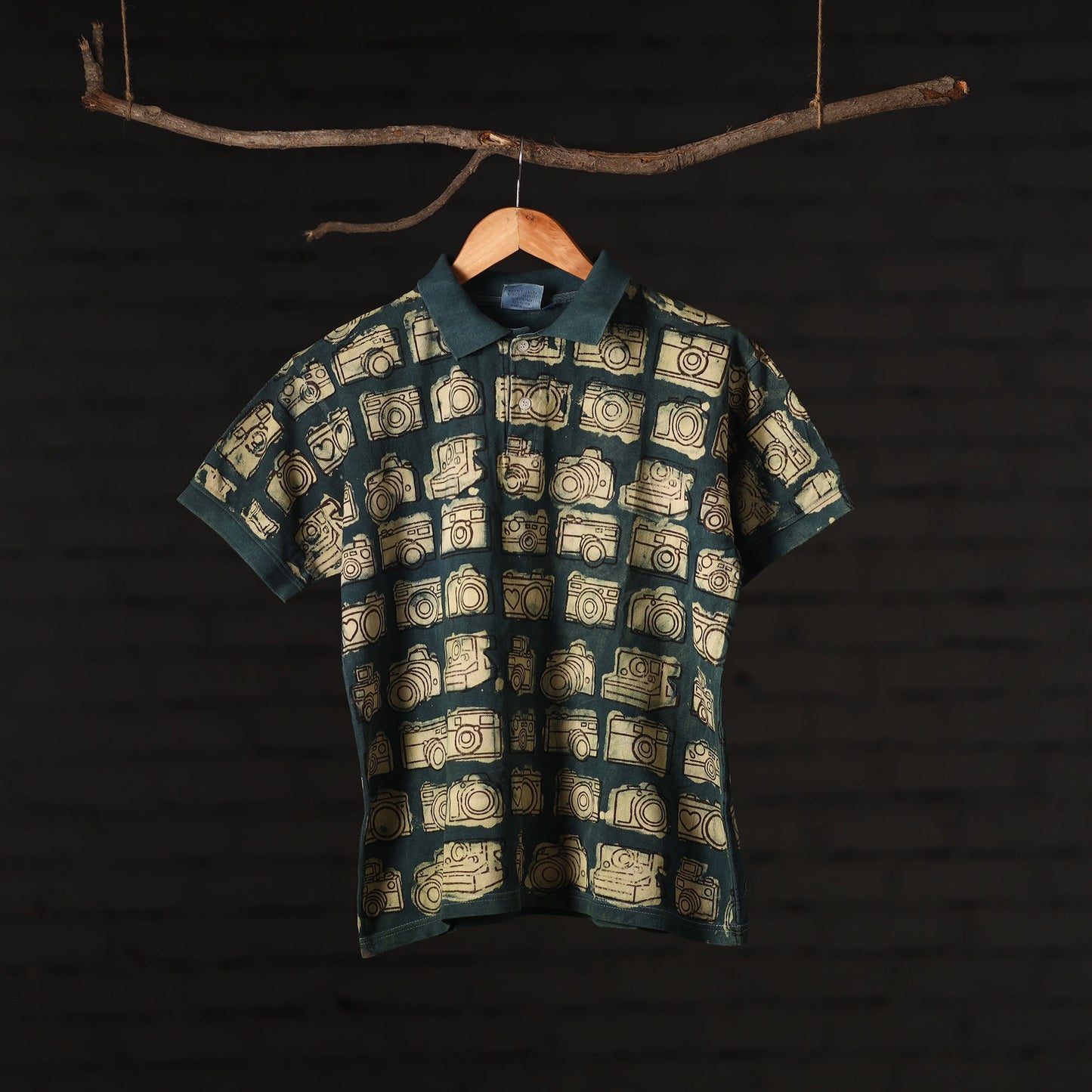 Buy Bindaas Natural Dyed Art Block Print Polo Collar T-shirt in Pure Cotton Online at iTokri.com