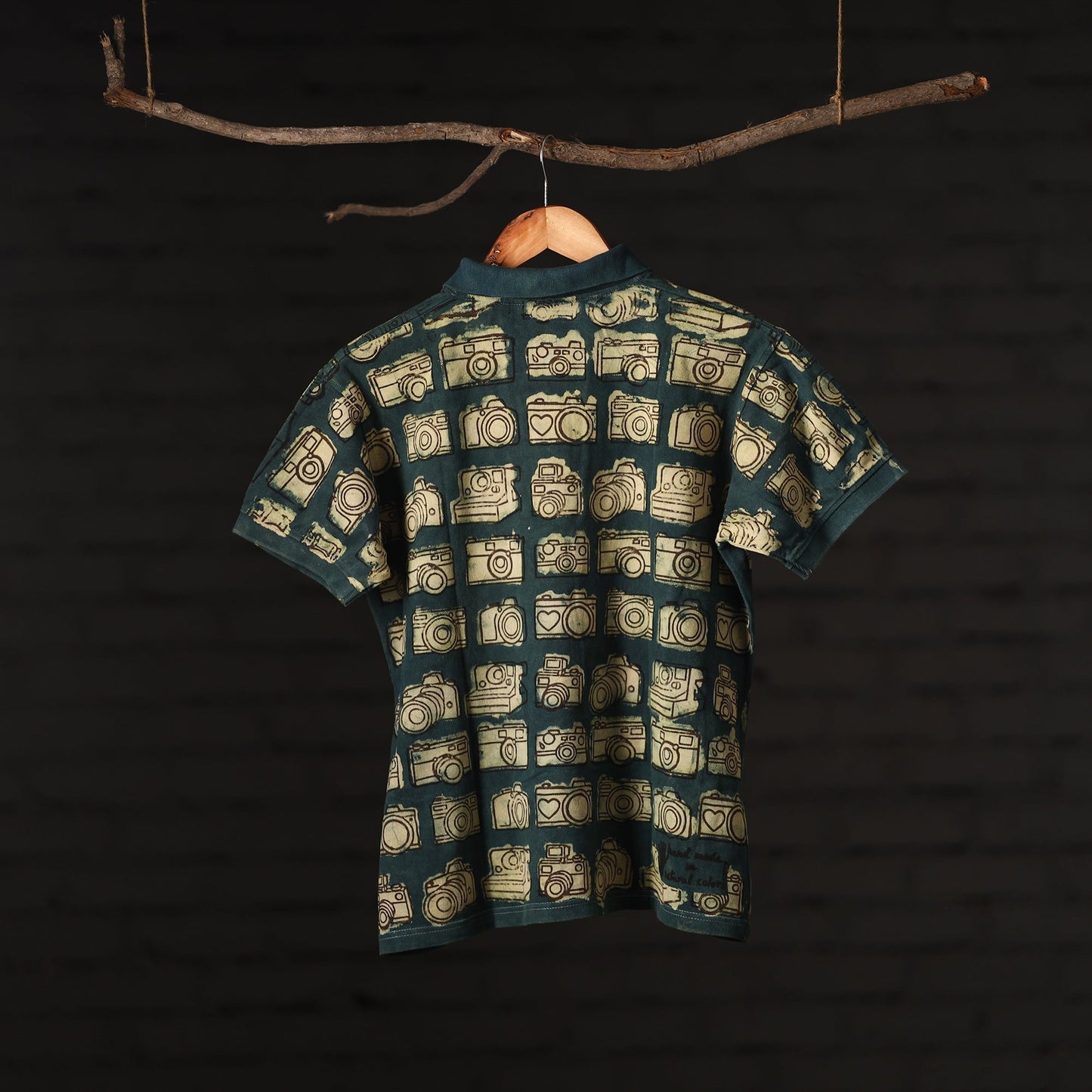 Buy Bindaas Natural Dyed Art Block Print Polo Collar T-shirt in Pure Cotton Online at iTokri.com