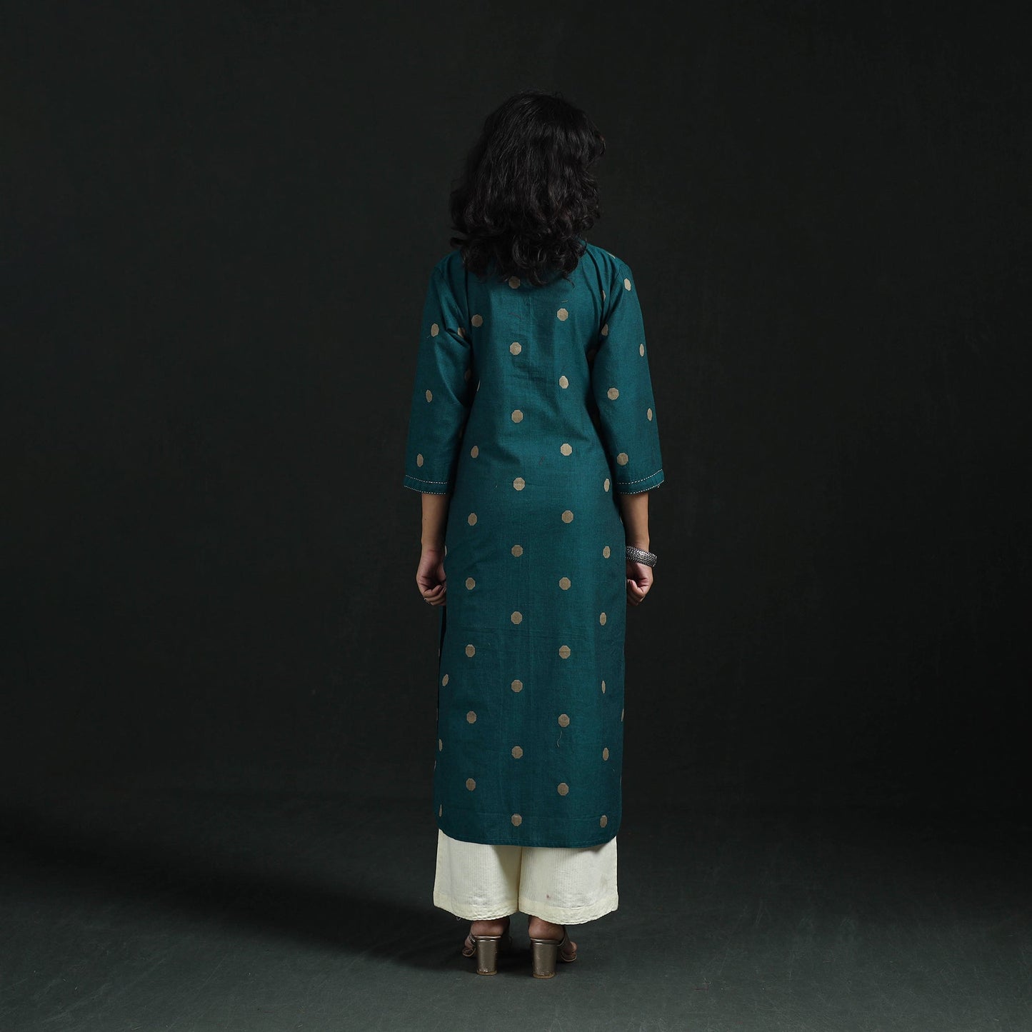 Hand embroidery straight cotton jacquard kurta for women 06