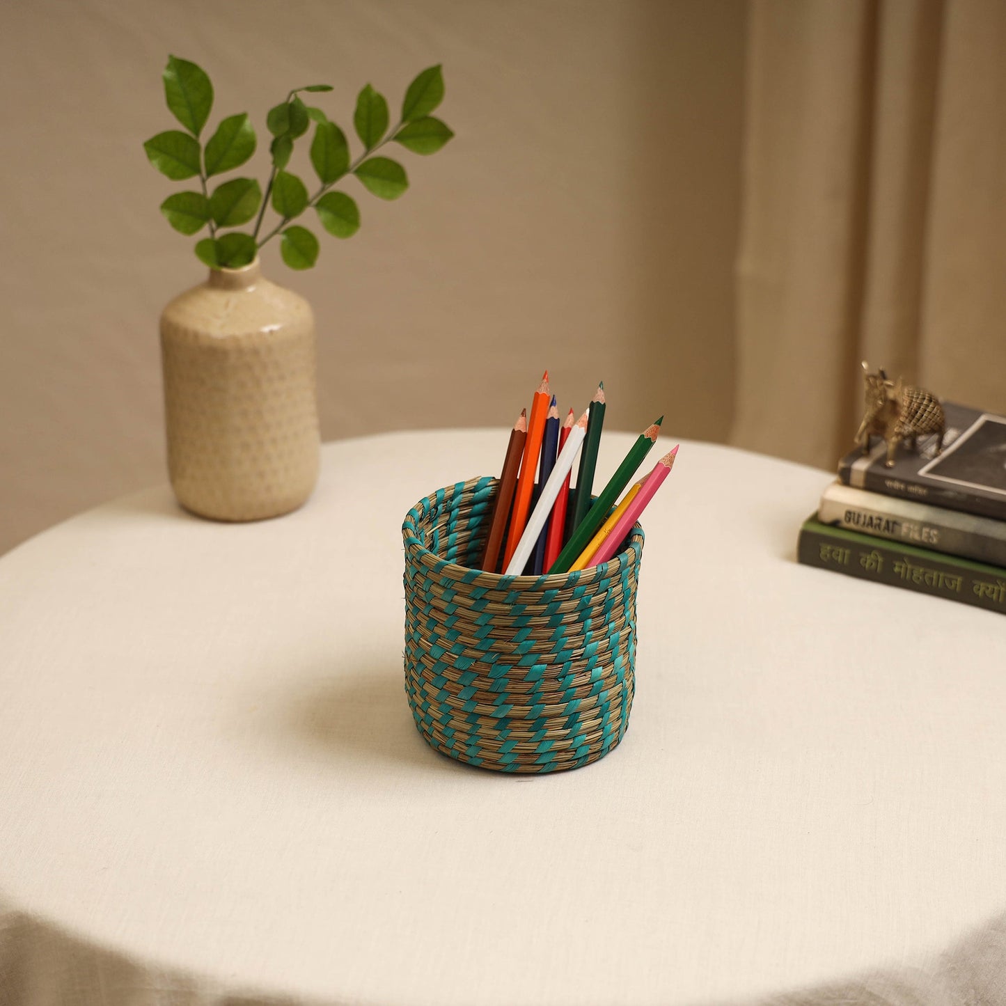 Green - handcrafted eco-friendly sabai grass pen stand 02