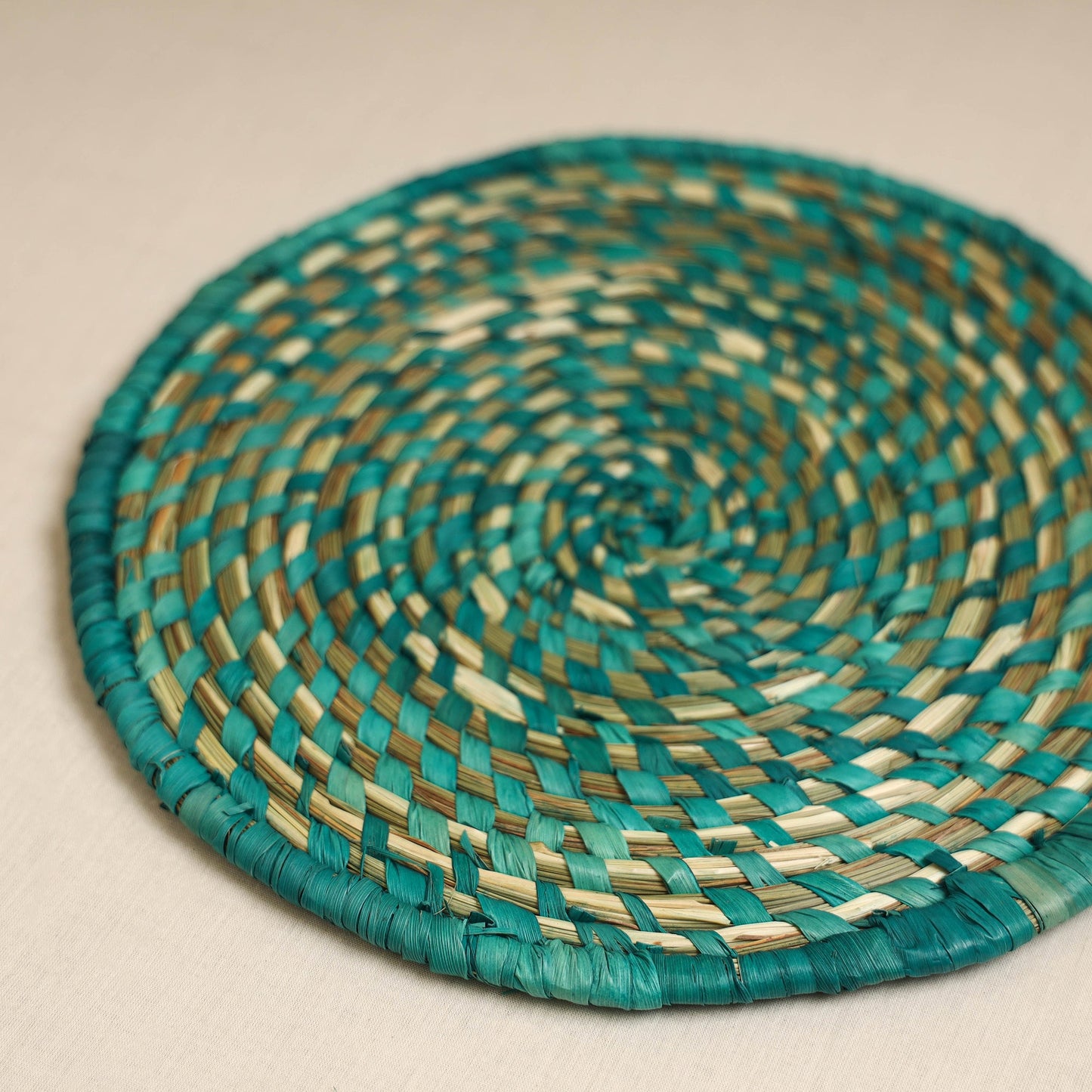 Green - handcrafted eco-friendly sabai grass spiral mat 06
