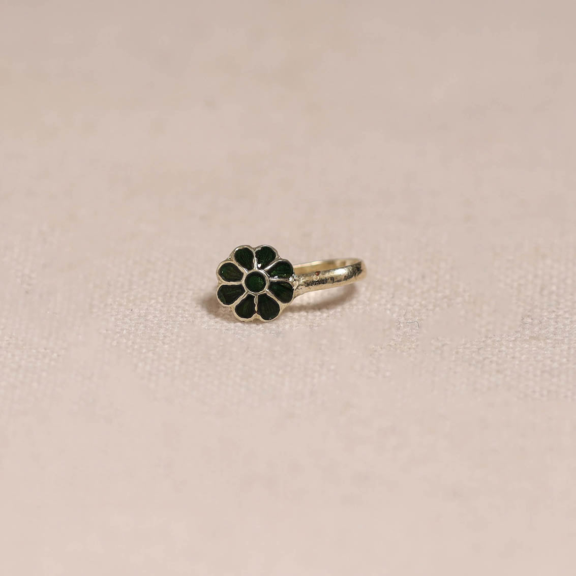 Handcrafted paka meenakari nosepin 159