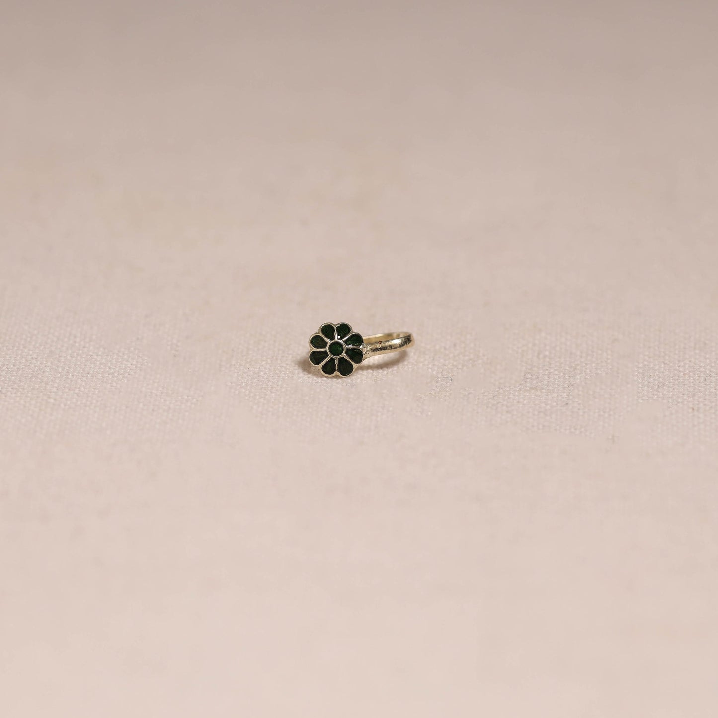 Handcrafted paka meenakari nosepin 159