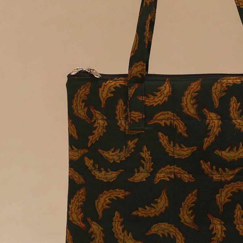 Handcrafted quilted handbag 18