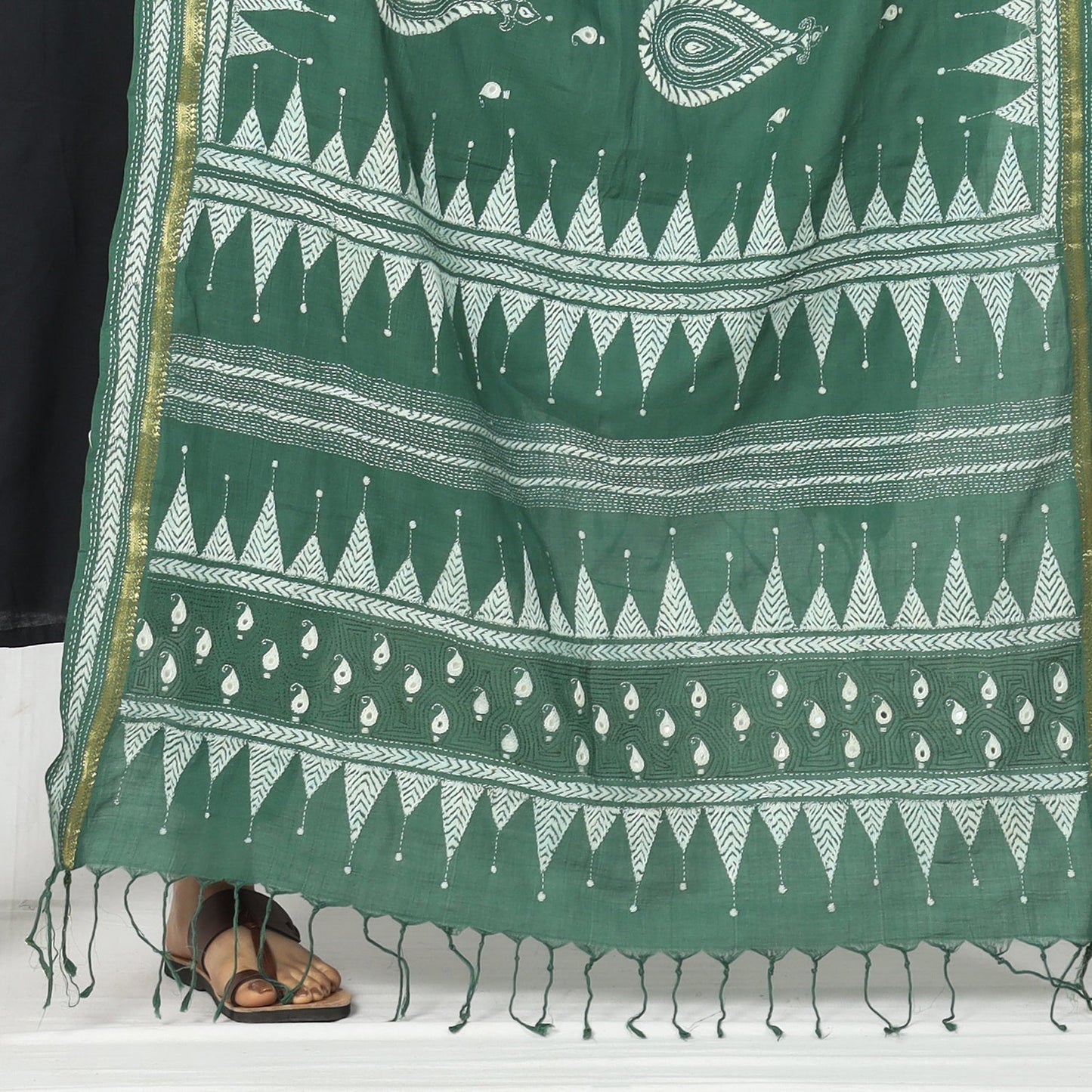 Bengal Kantha Embroidery Cotton Handloom Dupatta Online