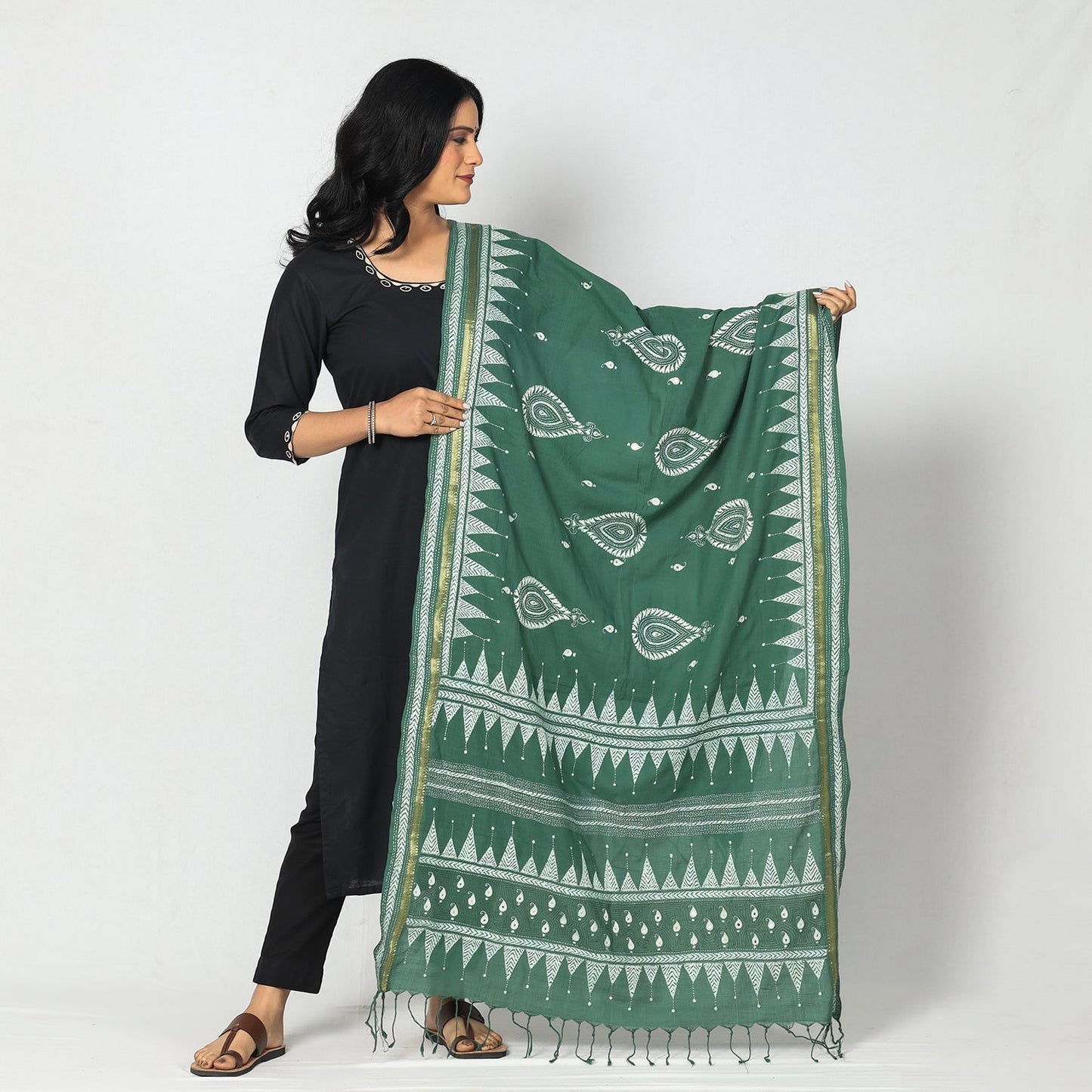 Bengal Kantha Embroidery Cotton Handloom Dupatta Online