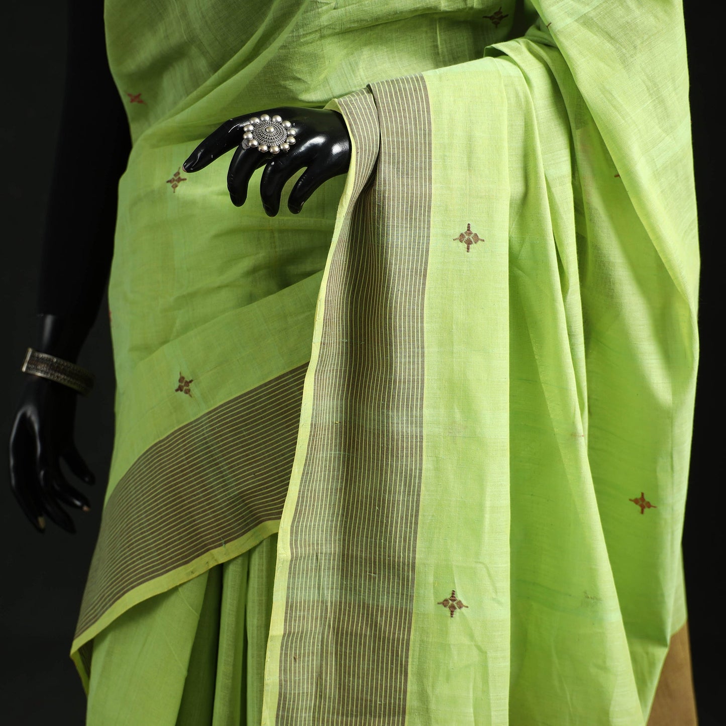 Green - handloom cotton buti srikakulam jamdani saree 04