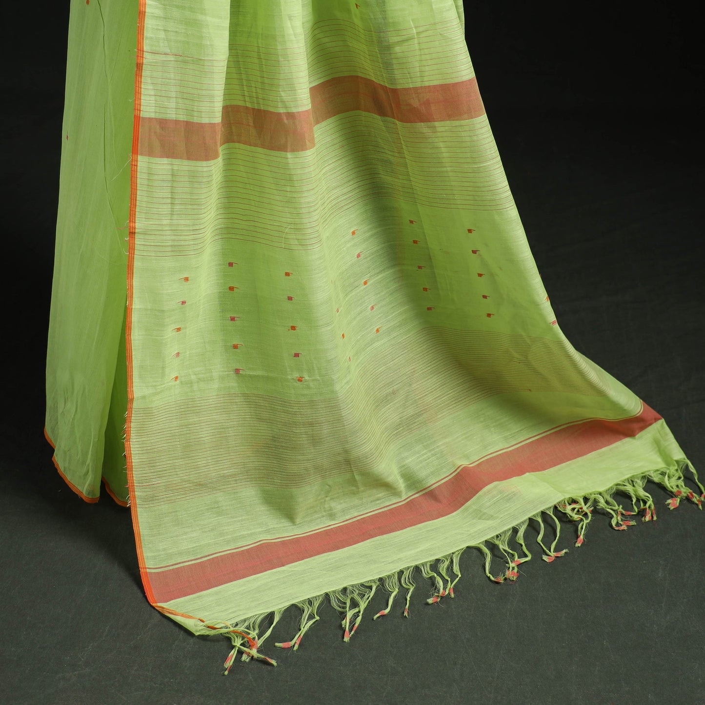 Green - handloom cotton buti srikakulam jamdani saree 14