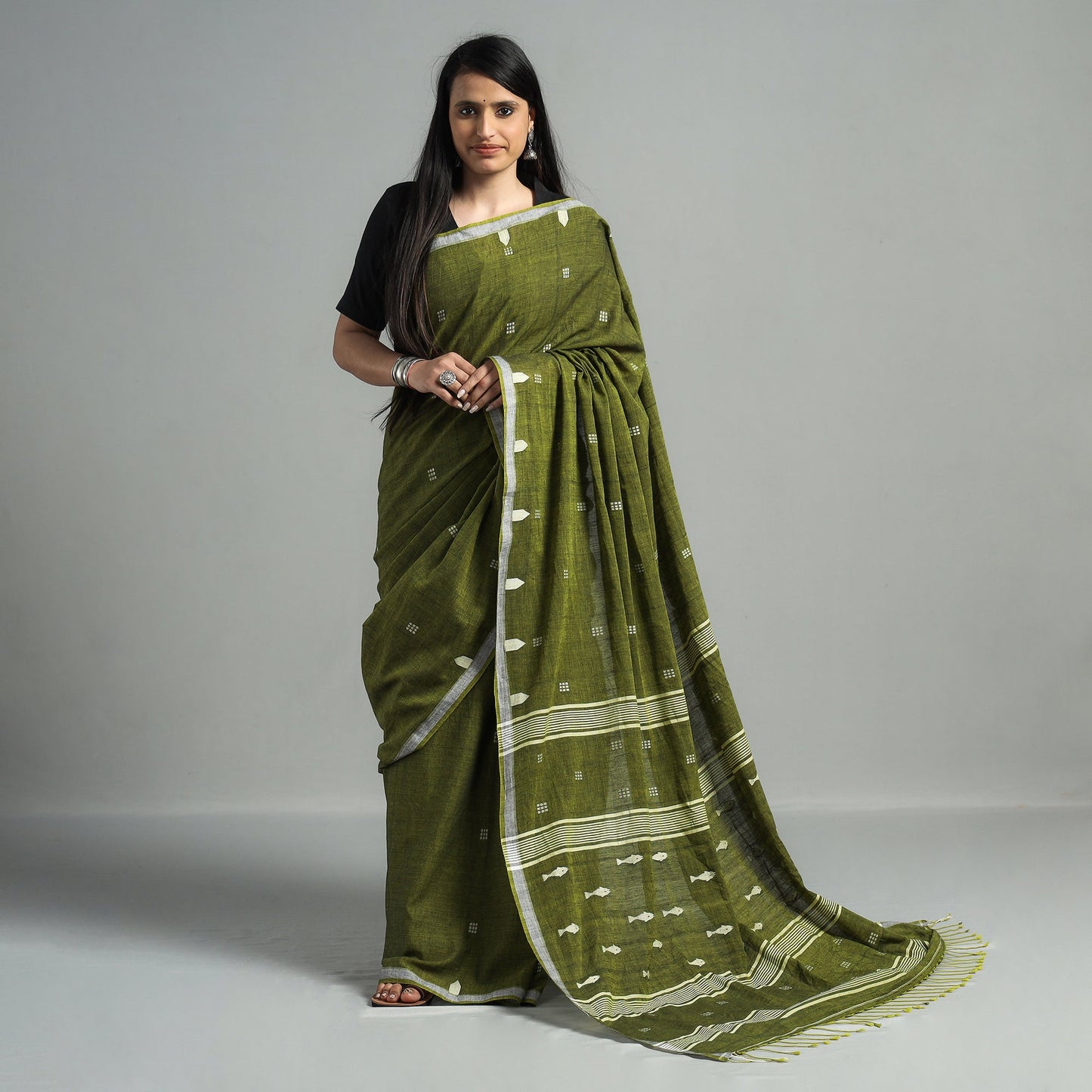 Handloom Cotton Phulia Jamdani Saree with Tassels