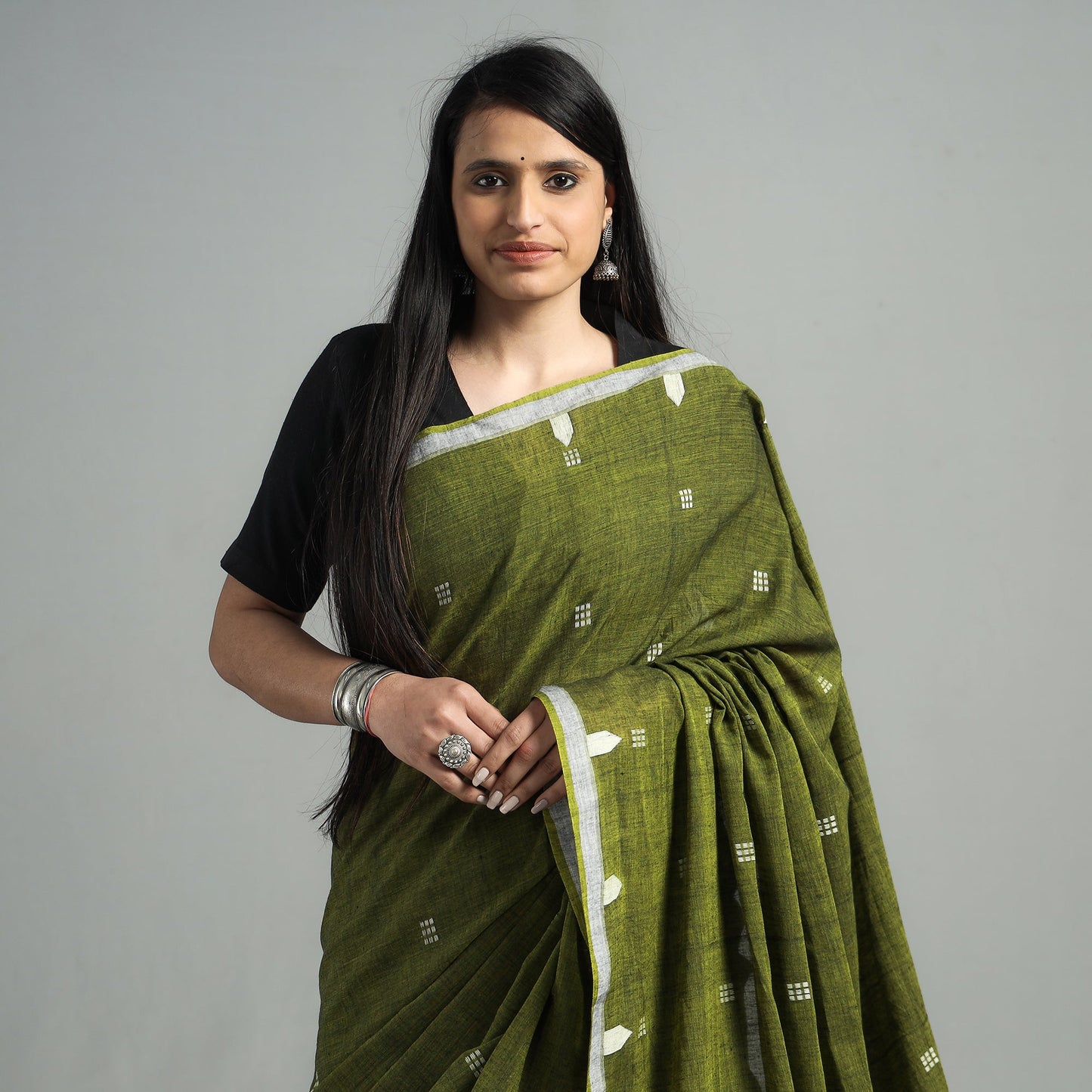 Handloom Cotton Phulia Jamdani Saree with Tassels