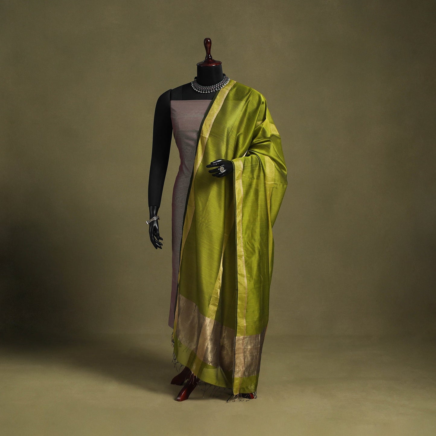 Green - handloom silk cotton maheshwari dupatta 39