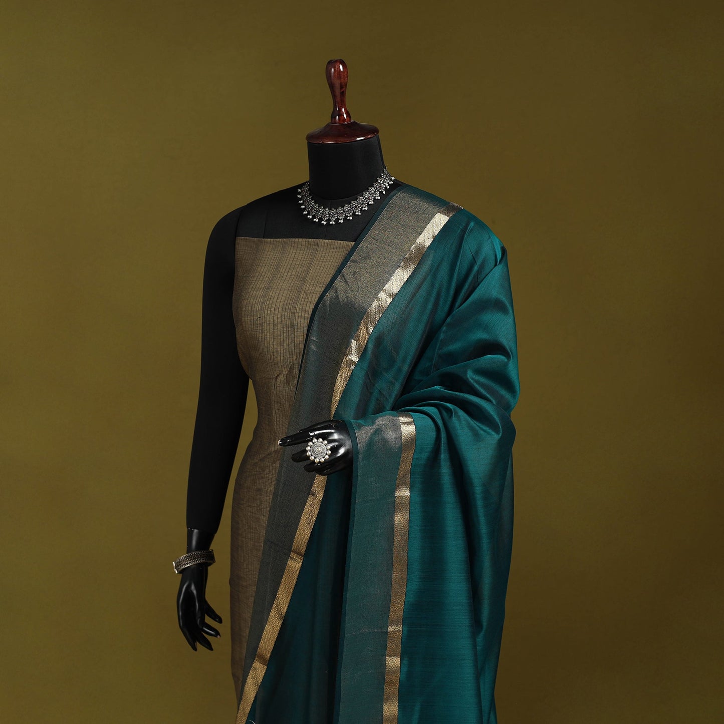 Handloom silk cotton maheshwari dupatta with zari border 29