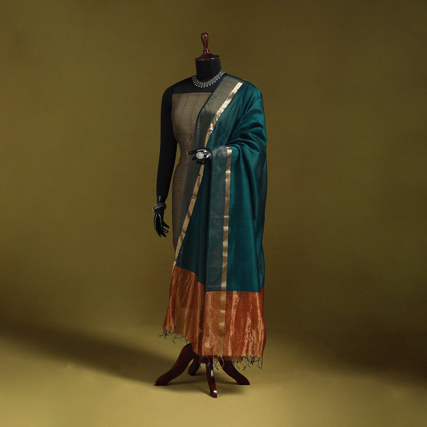 Handloom silk cotton maheshwari dupatta with zari border 29