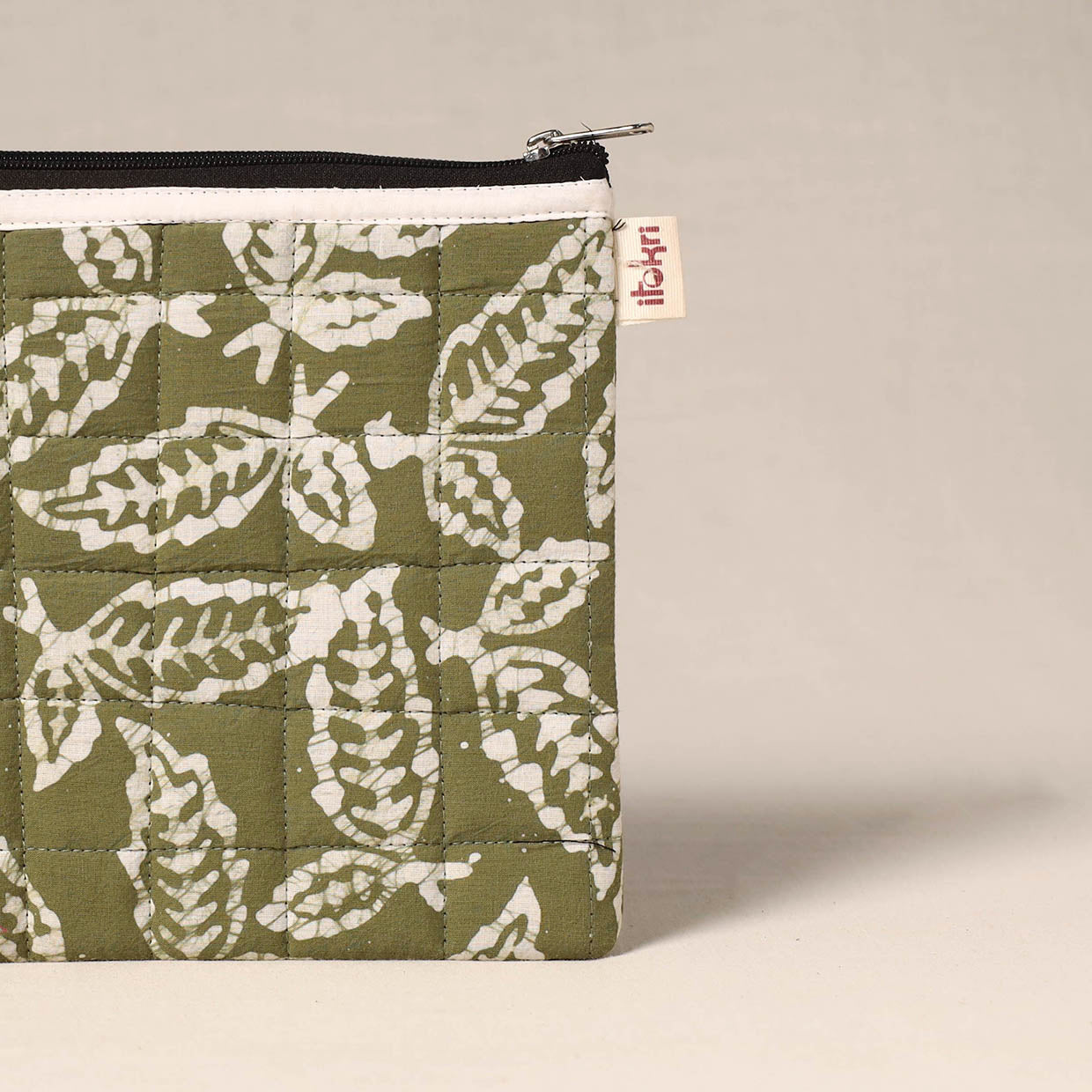Handmade quilted utility pouch 04 - handcrafted