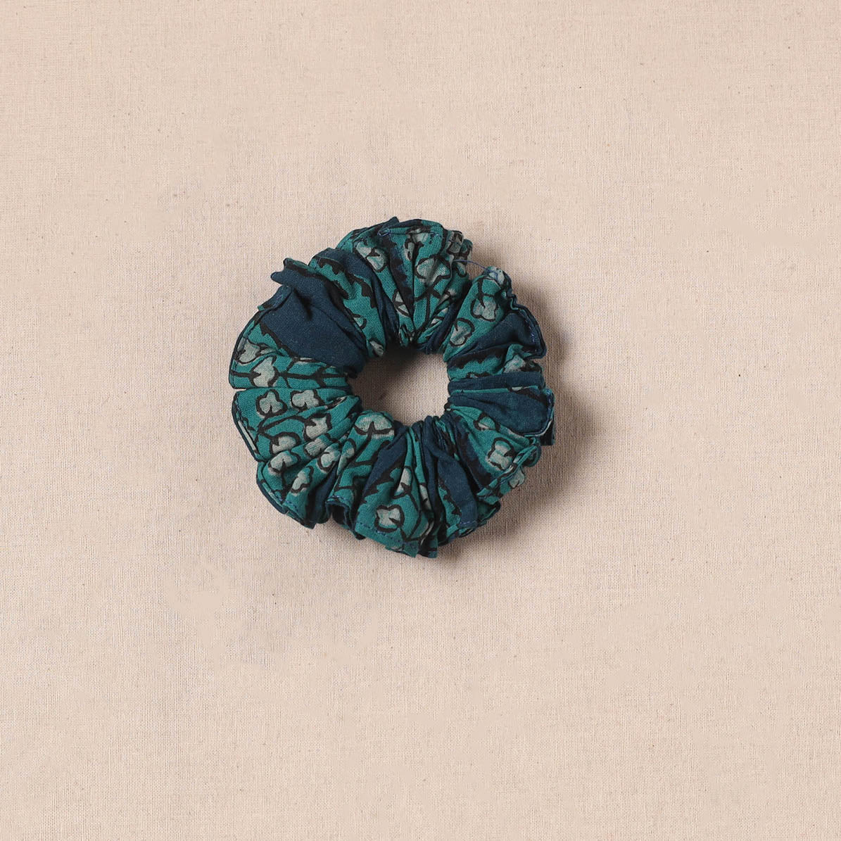 Handmade rubber band/scrunchie 105 - handcrafted