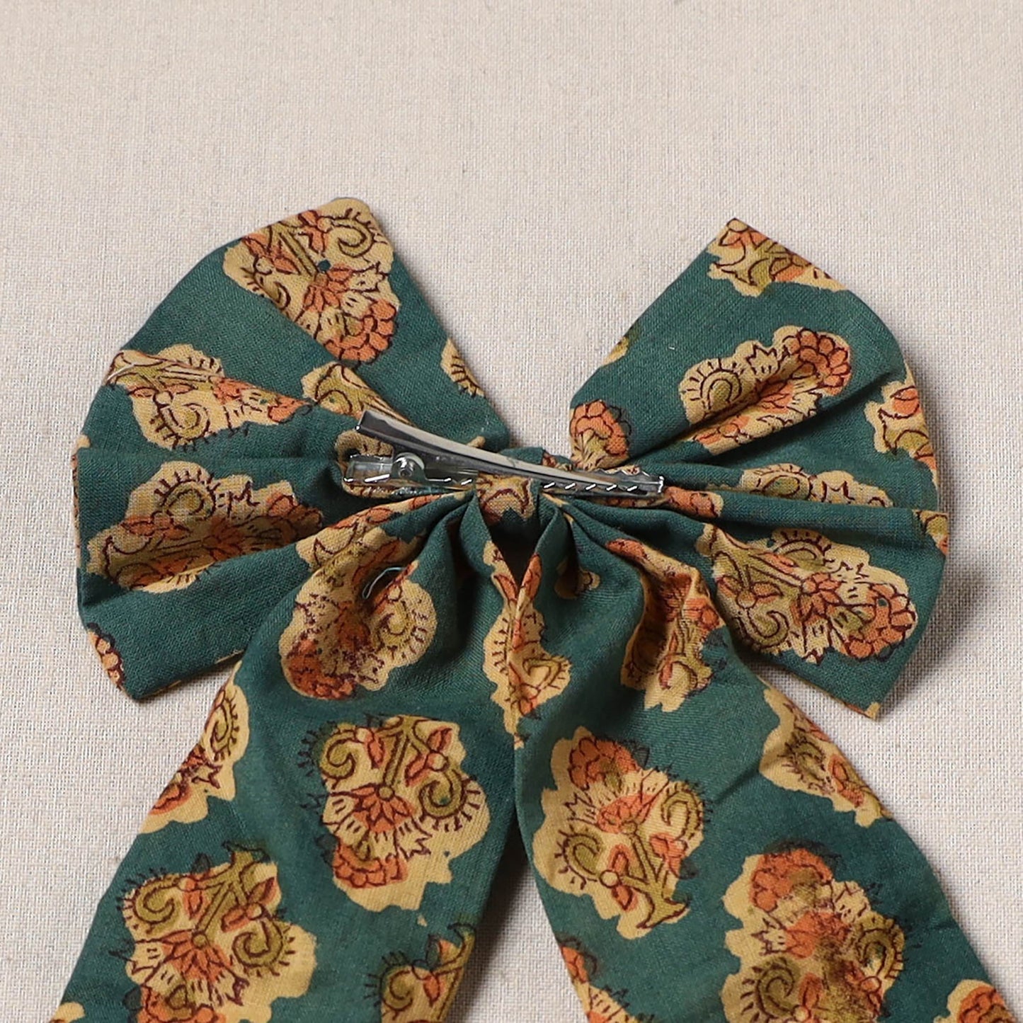Handmade women’s bow hair clip 03 - handcrafted