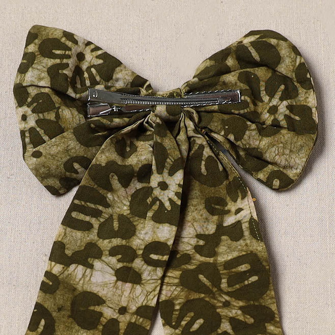 Green - handmade women’s bow hair clip 90 - handcrafted