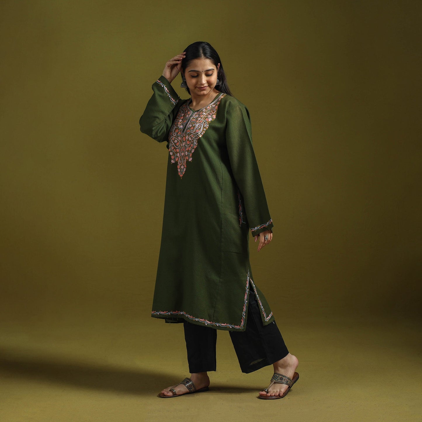 Handwoven aari hand embroidered kashmiri pure wool pheran