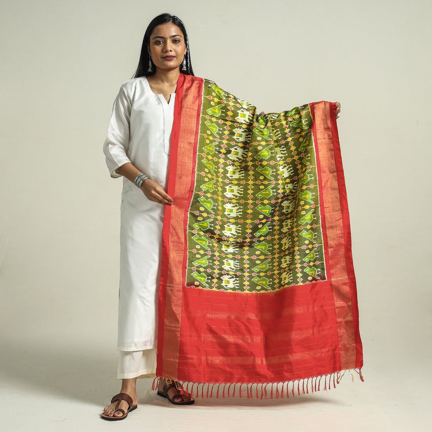 Handwoven Pochampally Ikat Pure Mulberry Silk Dupatta with Zari Border