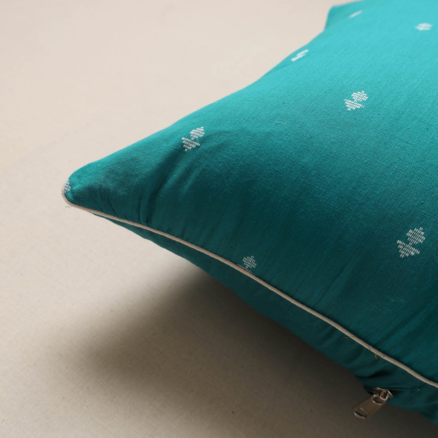 Jacquard weave cushion cover 44 - handcrafted