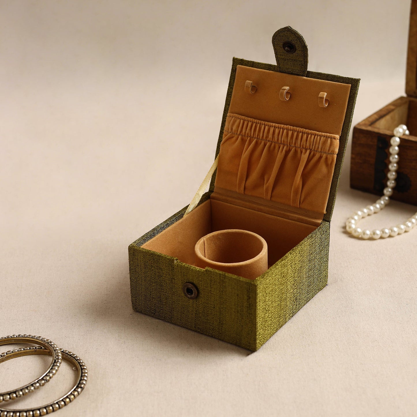 Green Kalamkari Handpainted Ghicha Silk Bangle Box (Small)