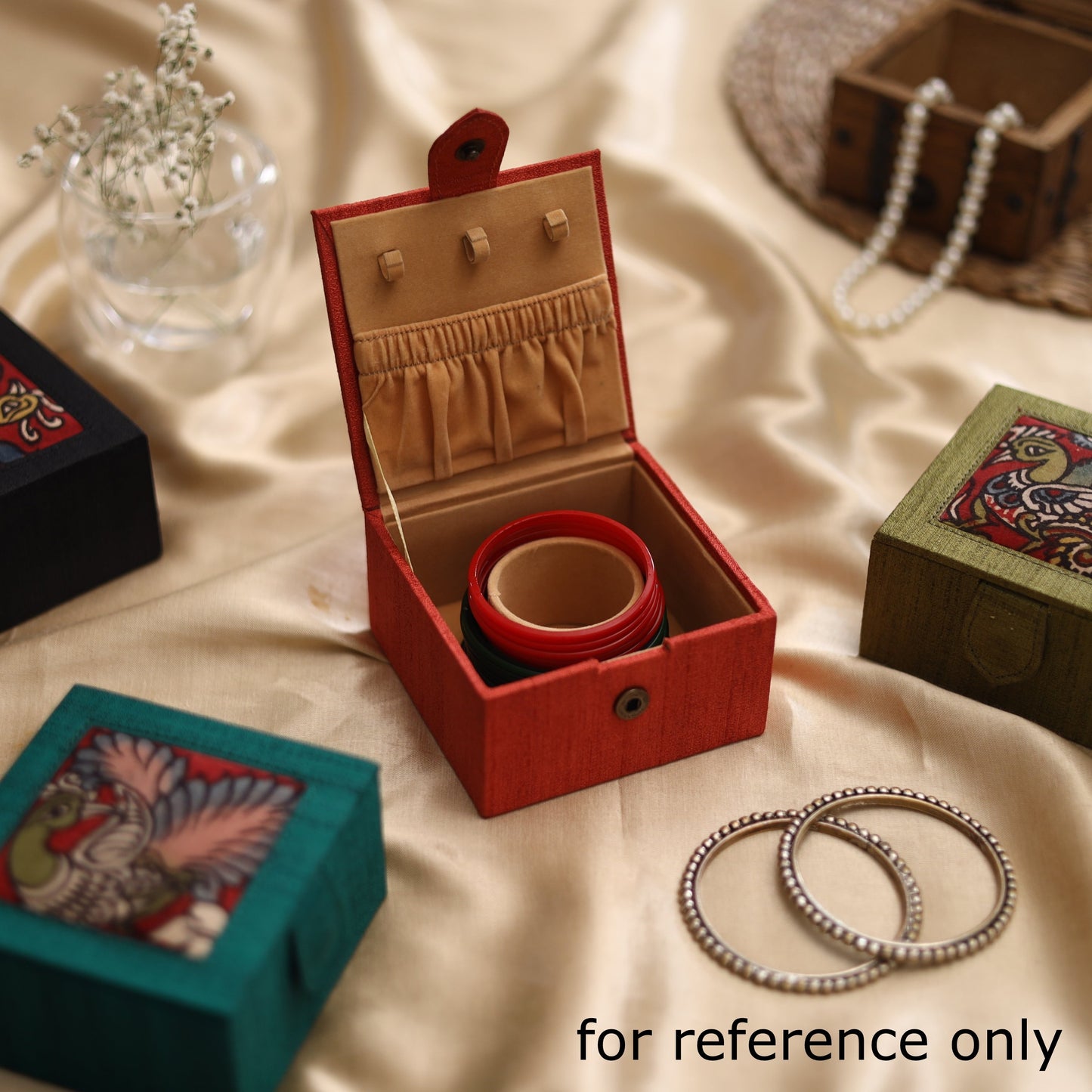 Green Kalamkari Handpainted Ghicha Silk Bangle Box (Small)