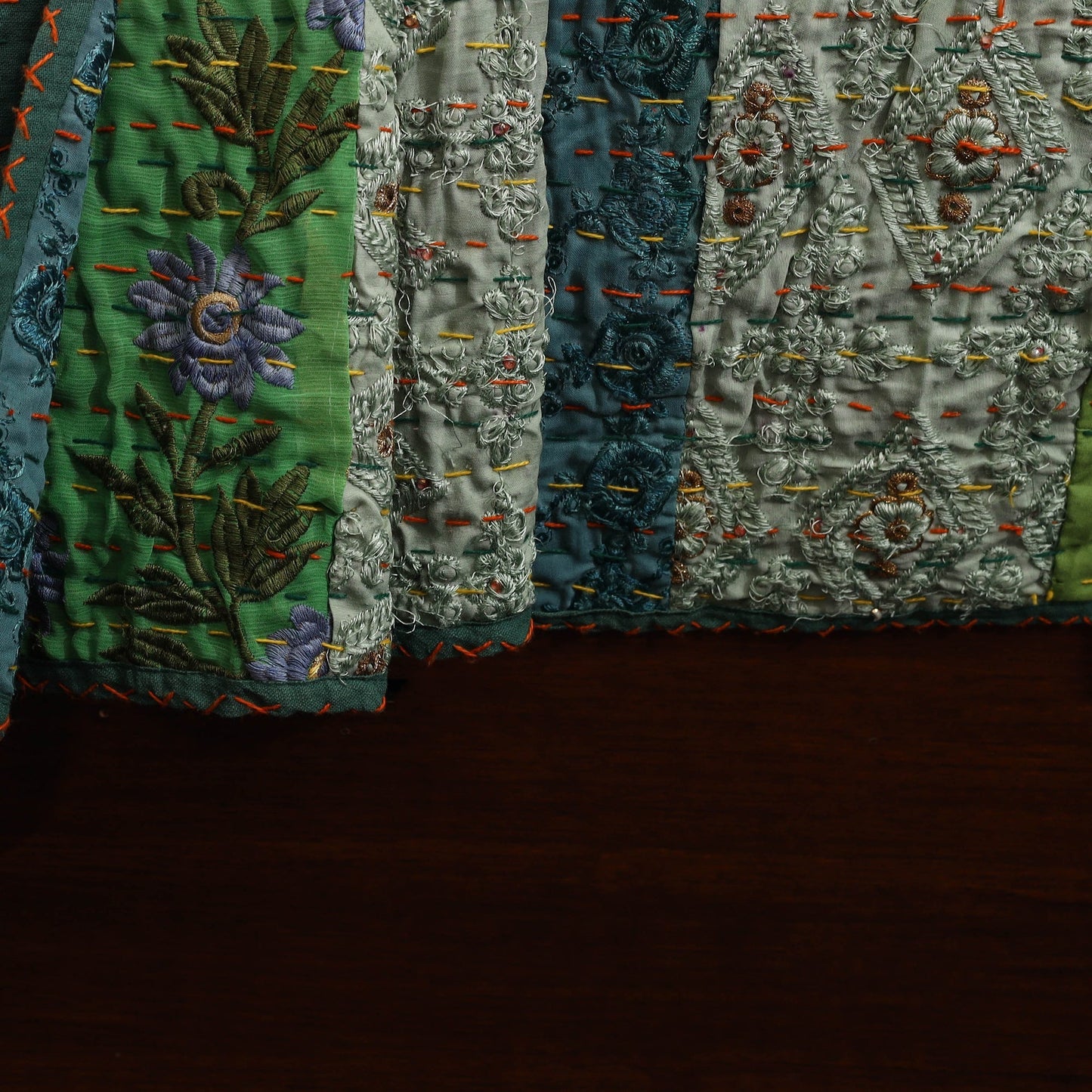 Khambadiya tagai patchwork quilt / gudri / blanket (108 x