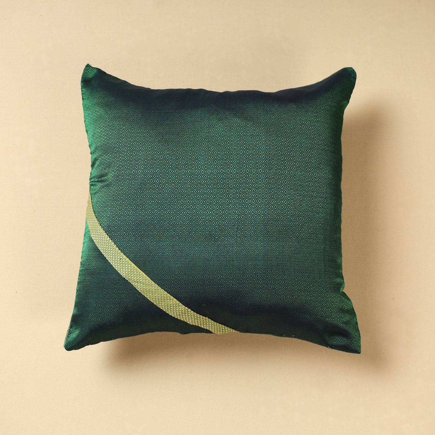khun cushion cover