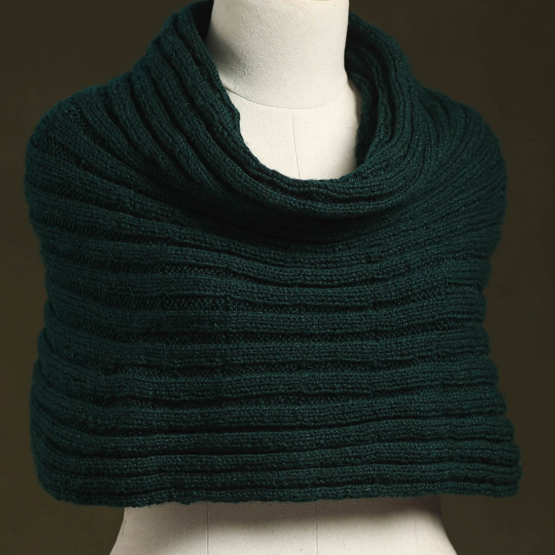 Green - kumaun hand knitted woollen cowl 42 - handcrafted